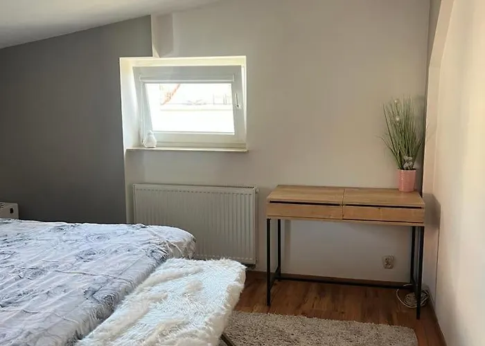 Przy Ulicy Zaruskiego Blisko Plazy *